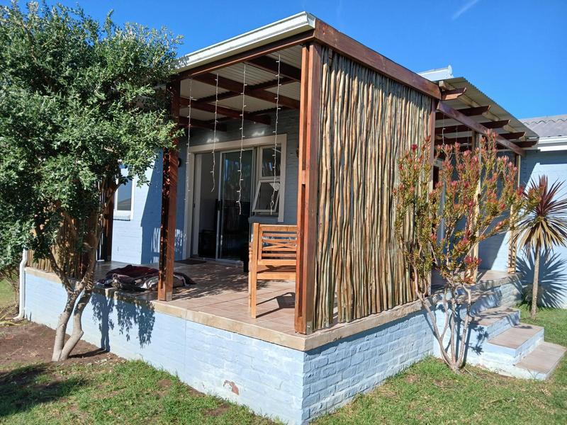2 Bedroom Property for Sale in Stilbaai Wes Western Cape